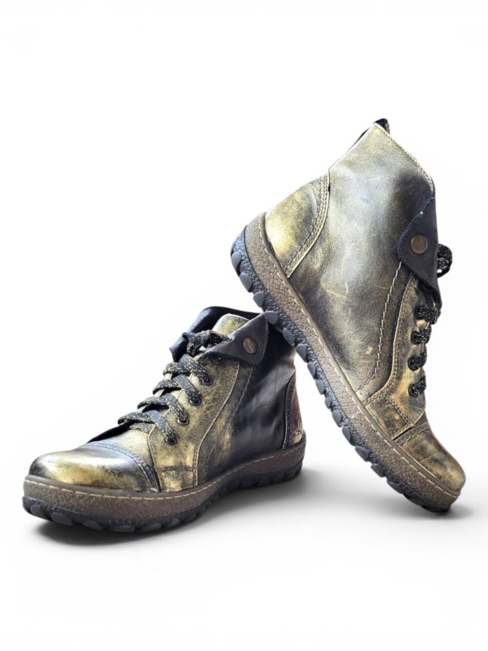 V Italia Distressed Metallic Gold Kiki High-top Leather Ankle Boot